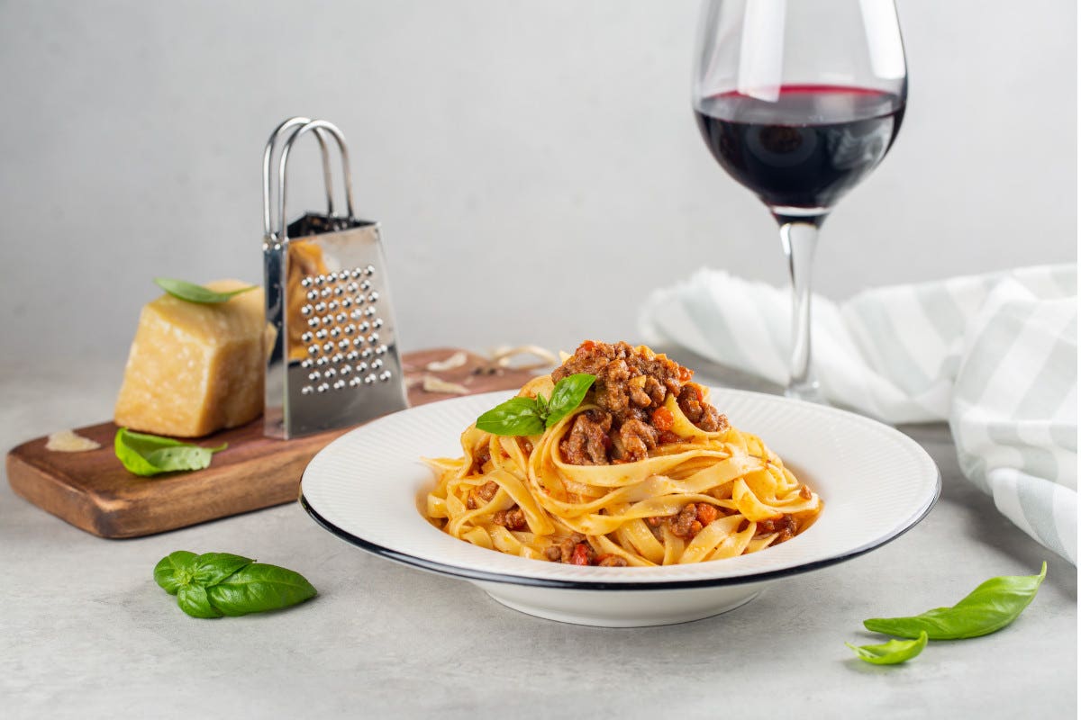 a-cosa-non-rinunciano-gli-italiani?-alla-pasta-e-a-un-bicchiere-di-vino