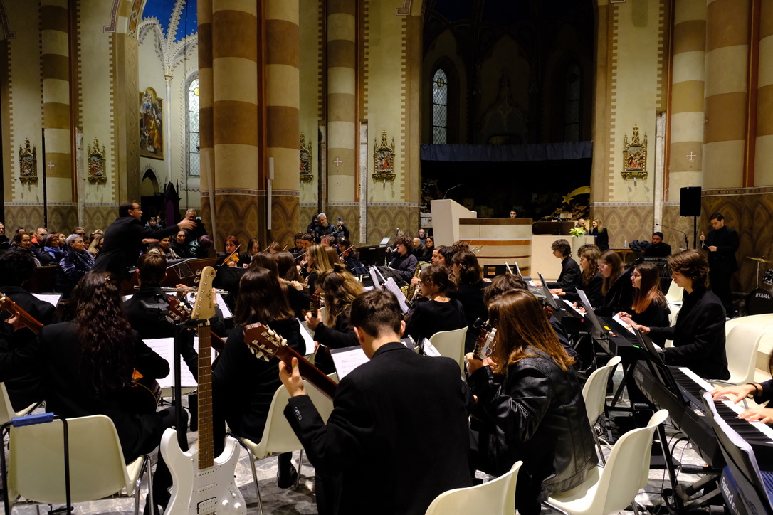 studenti-del-musicale-di-alba-e-della-media-pertini-in-concerto-in-cattedrale