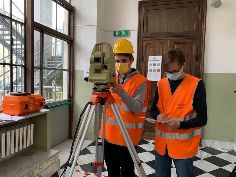 orientamento-scolastico-per-il-collegio-dei-geometri-e-dei-geometri-laureati-della-provincia-di-cuneo.-perche-i-nostri-giovani-devono-iscriversi-al-cat?