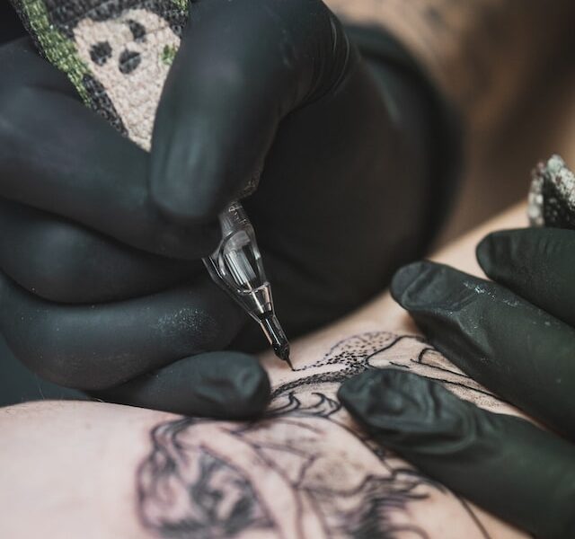 approvata-all’unanimita’-legge-su-attivita’-di-tatuaggio-e-piercing-–-pd-piemonte