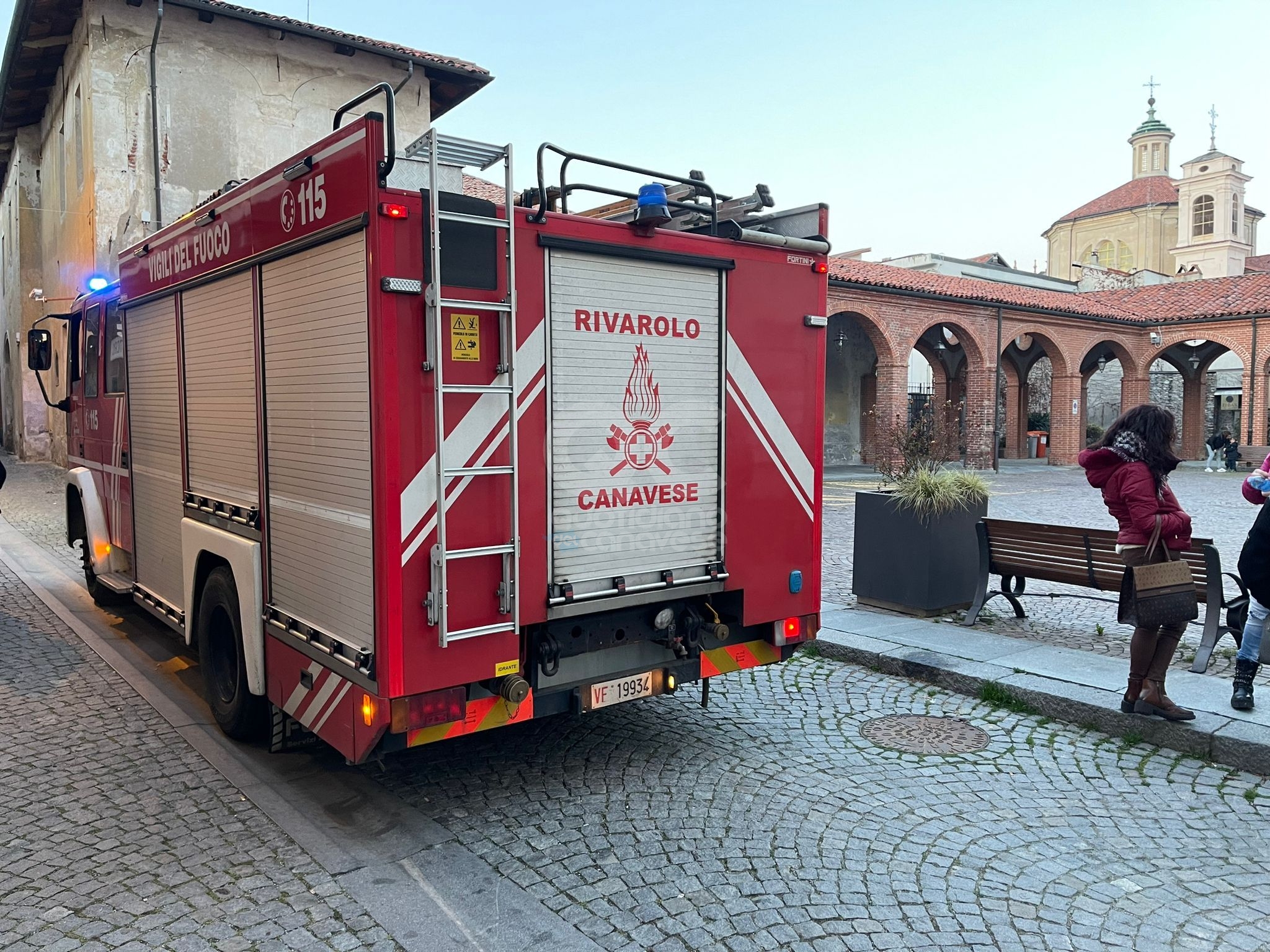 rivarolo-canavese-–-allarme-fuga-di-gas-in-municipio:-intervento-dei-vigili-del-fuoco-–-foto