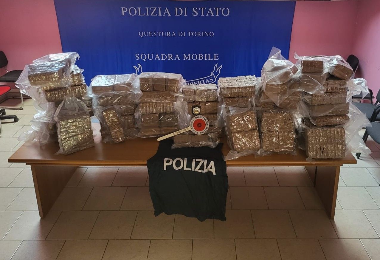 droga-–-maxi-sequestro-di-hashish:-quasi-due-tonnellate-destinate-a-tutta-la-provincia-di-torino-–-foto