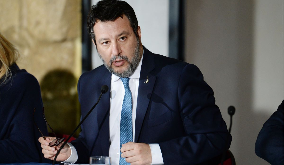 salvini-attacca-il-sindaco-di-bologna-sullo-ius-soli:-“fa-comizi-nelle-scuole-imbarazzante”-|-notizie.it