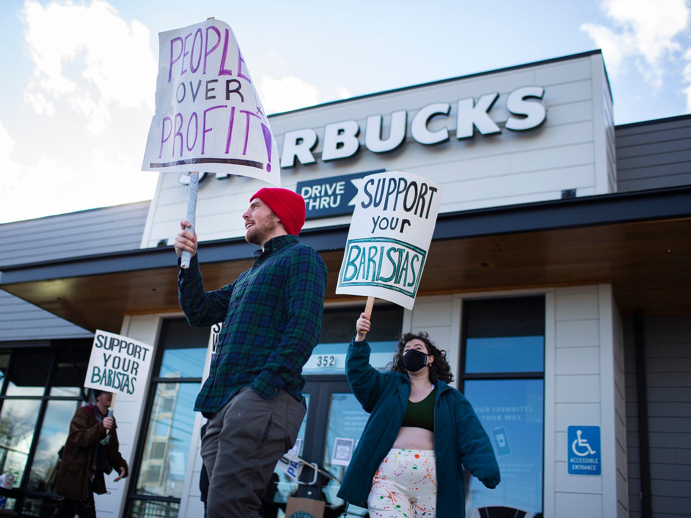 'i'd-really-prefer-it-if-he-stayed-out-of-our-way':-starbucks-union-organizers-lash-out-at-ceo's-promise-to-work-behind-the-counter