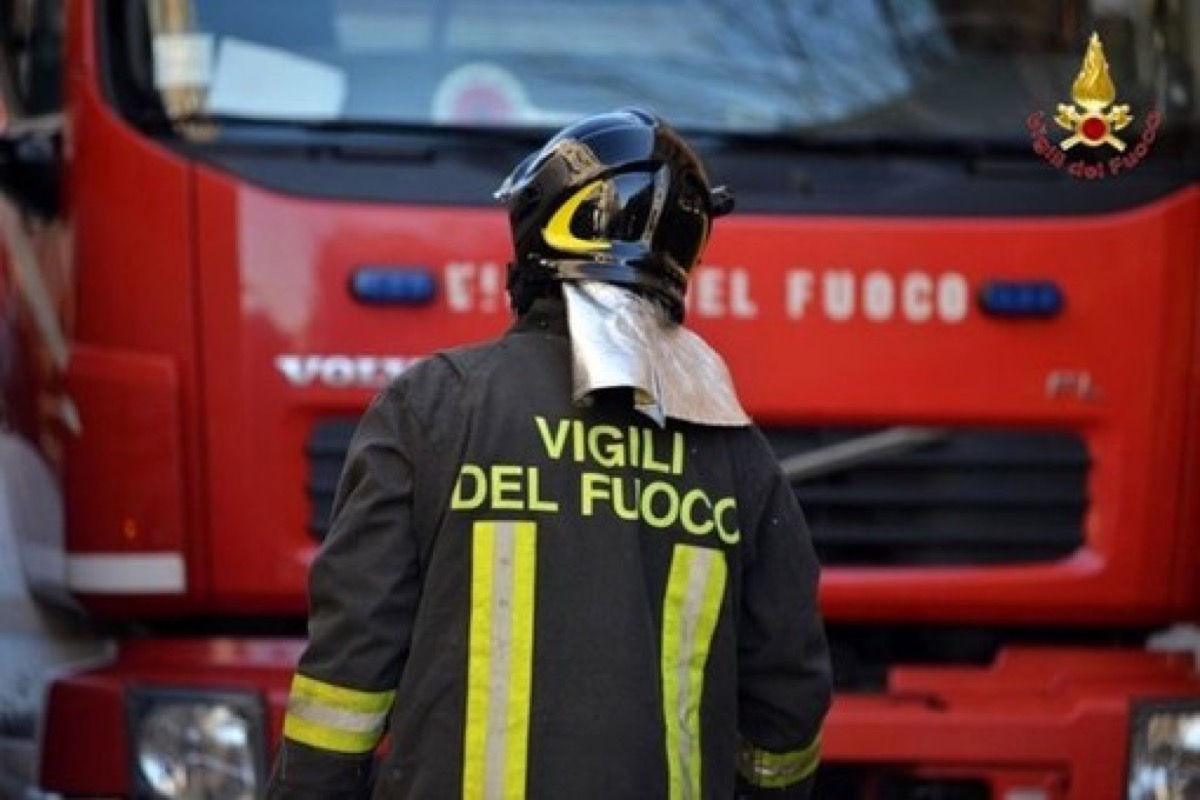 incendio-boschivo-nei-pressi-di-perletto:-operazioni-difficili-per-il-forte-vento