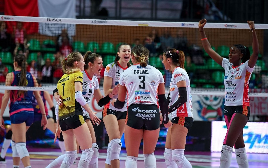 volley-femminile-a1.-questa-sera-cuneo-busto,-in-palio-punti-pesanti-per-il-sesto-e-nono-posto