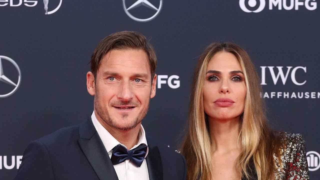 totti-ilary,-la-showgirl-non-vuole-il-mantenimento.-lo-scontro-aperto-sulla-mega-villa-all'eur-e-l'assegno-per-i-figli